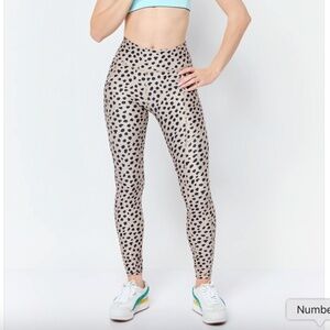 Hollister Gilly Hicks “Find Your Happy Place” Animal Print Leggings – Small